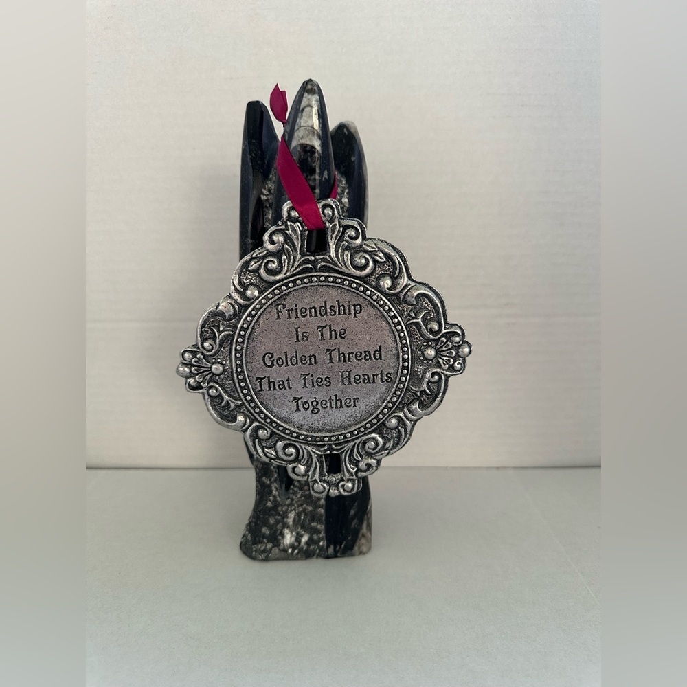 Friendship Ornament: Friendship Is The Golden Thread That Ties Hearts Together